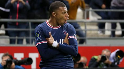 Mbappé fails to score as PSG draws 0-0 at Clermont. Monaco is new leader after beating Marseille 3-2
